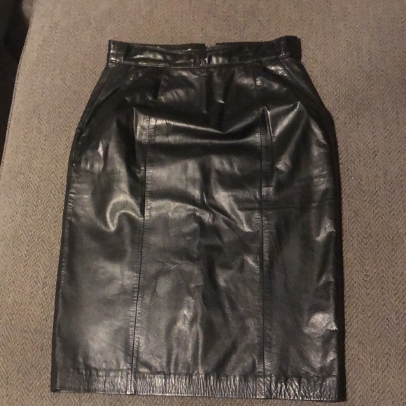 Genuine Leather pencil skirt. Size Small - Picture 3 of 6